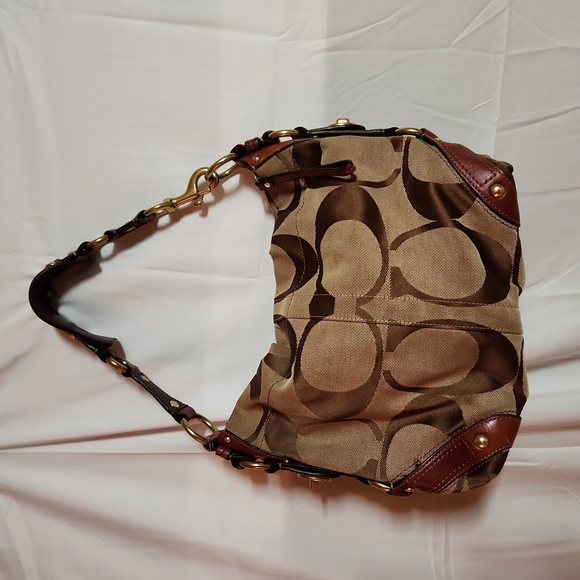 Coach Handbag-Authentic - Picture 1 of 5